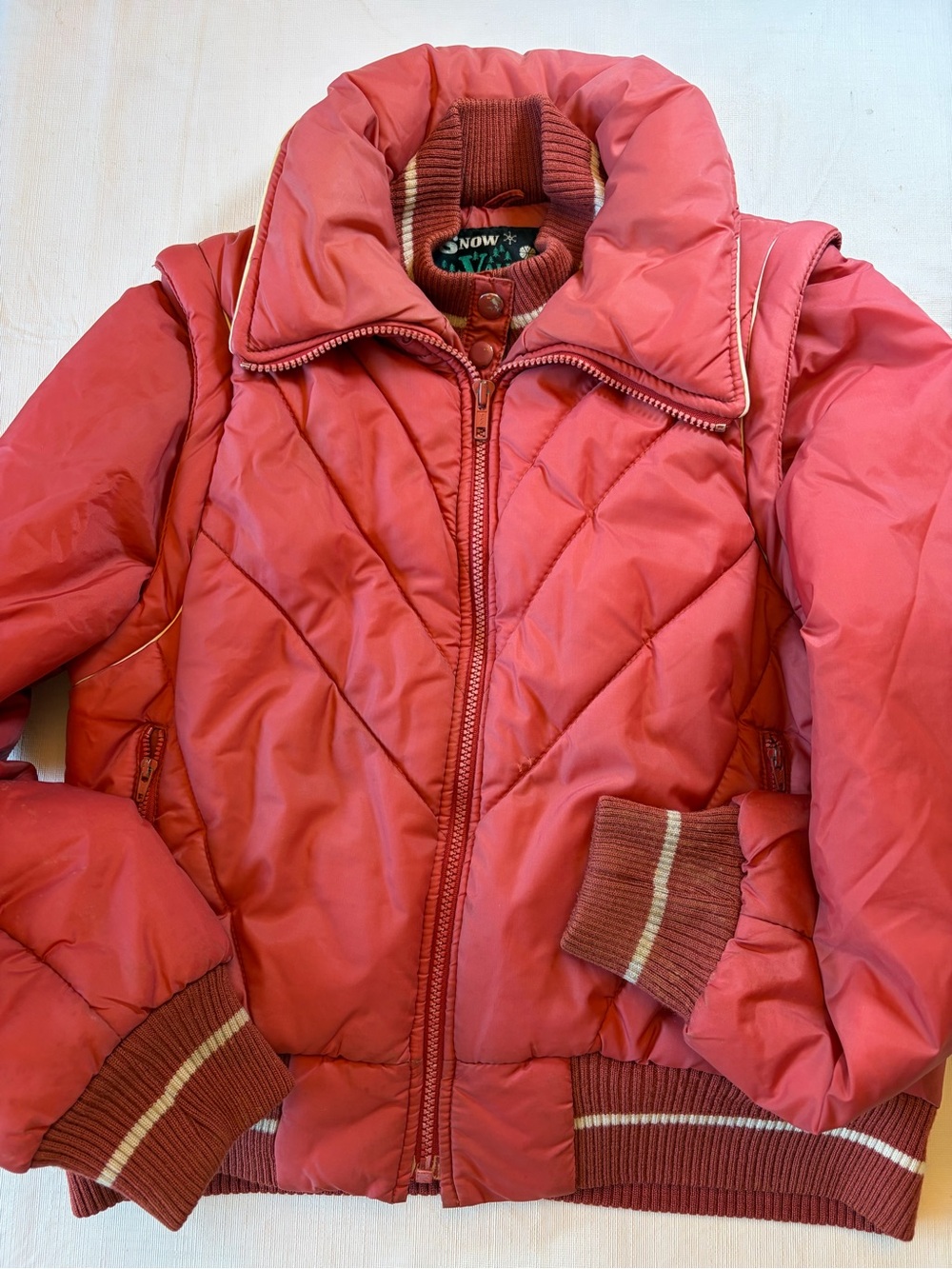 80s vintage Women's Quilted Puffer Jacket - Coral Red